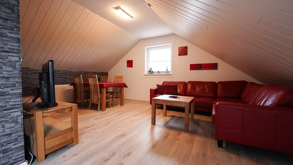 Helles Wohnzimmer der Ferienwohnung FeWo Selent am Selenter See